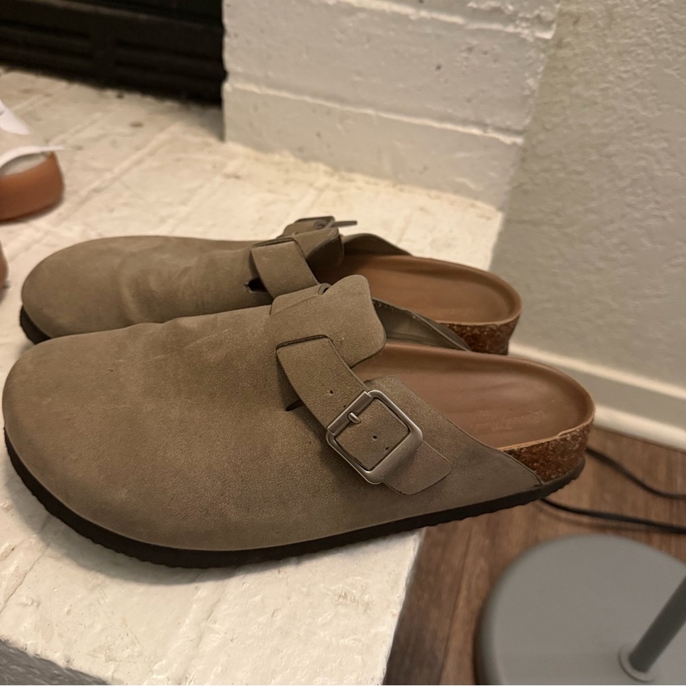 Universal Thread Betsy Clog Mule Flats